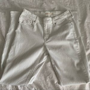 White Levi Jeans Mid Rise Skinny